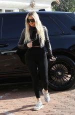 KHLOE KARDASHIAN Shopping at Toy Crazy at Malibu Country Mart 11/07/2019