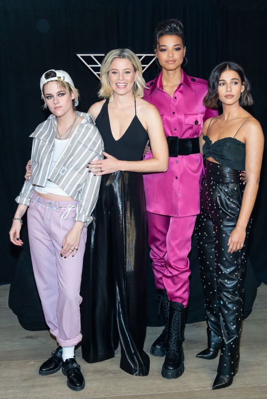 KRISTEN STEWART, NAOMI SCOTT, ELIZABETH BANKS and ELLA BALINSKA at Charlie