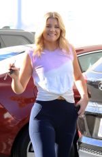 LAUREN ALAINA Arrives at DWTS Rehearsal Studio 11/09/2019