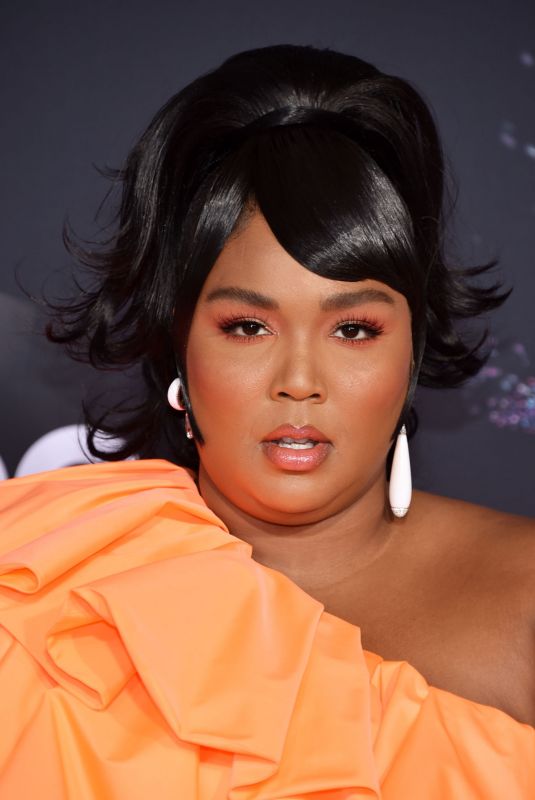 LIZZO at 2019 America Music Awards in Los Angeles 11/24/2019