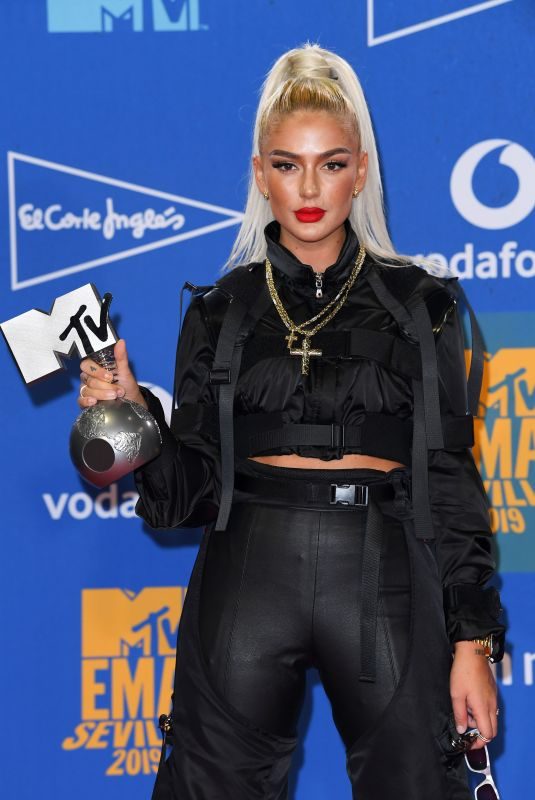 LOREDANA at MTV Europe Music Awards in Seville 11/03/2019