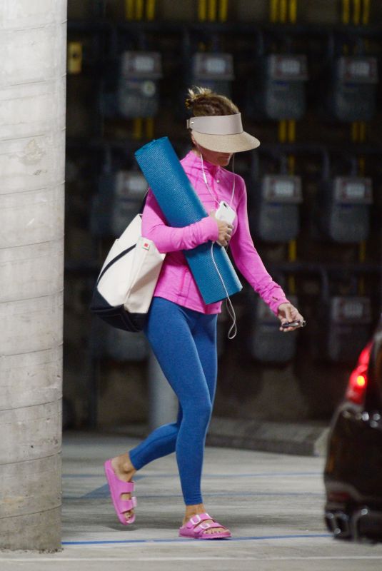 LORI LOUGHLIN Out and About in Beverly HIlls 11/02/2019