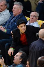 LUCY BOYNTON anr Rami Malek at Washington Wizards vs LA Lakers Game in Los Angeles 11/29/2019