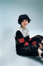 MAISIE WILLIAMS in Metal, Autumn/Winter 2019/2020