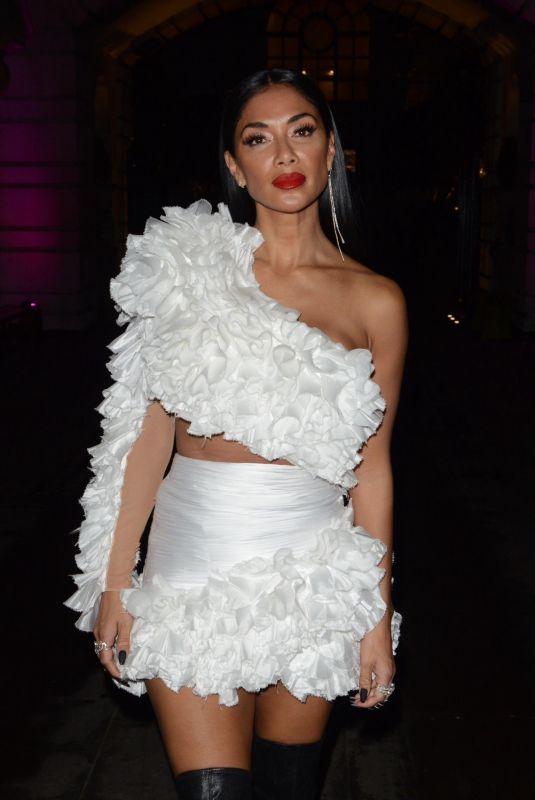NICOLE SCHERZINGER Arrives at Her Hotel in London 11/09/2019