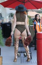 PHOEBE PRICE Shopping for Thanksgiving Day in Los Angeles 11/25/2019