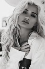 PIA MIA PEREZ in Modeliste Magazine, November 2019