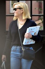 REESE WITHERSPOON Leaves Country Mart in Brentwood 11/06/2019