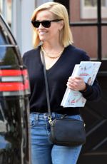 REESE WITHERSPOON Leaves Country Mart in Brentwood 11/06/2019