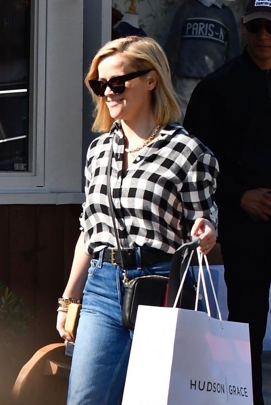 REESE WITHERSPOON Out Shopping in Brentwood 11/25/2019