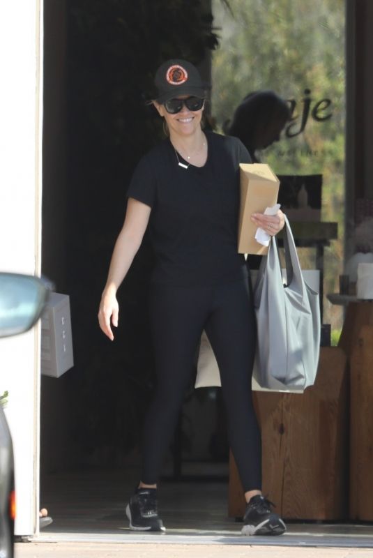 REESE WITHERSPOON Out Shopping in Malibu 11/10/2019