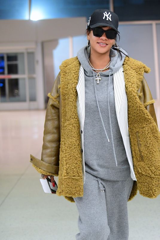 RIHANNA at Airport in Teaneck in New Jersey 11/29/2019