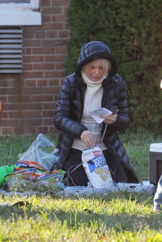 ROSANNA ARQUETTE and CATHERINE KEENER Being Released from Jail in Washington D.C. 11/01/2019