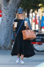 SARAH MICHELLE GELLAR at Blue Bottle Coffee in Santa Monica 11/07/2019