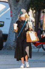 SARAH MICHELLE GELLAR at Blue Bottle Coffee in Santa Monica 11/07/2019