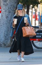 SARAH MICHELLE GELLAR at Blue Bottle Coffee in Santa Monica 11/07/2019