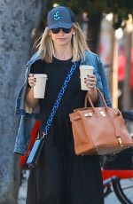 SARAH MICHELLE GELLAR at Blue Bottle Coffee in Santa Monica 11/07/2019