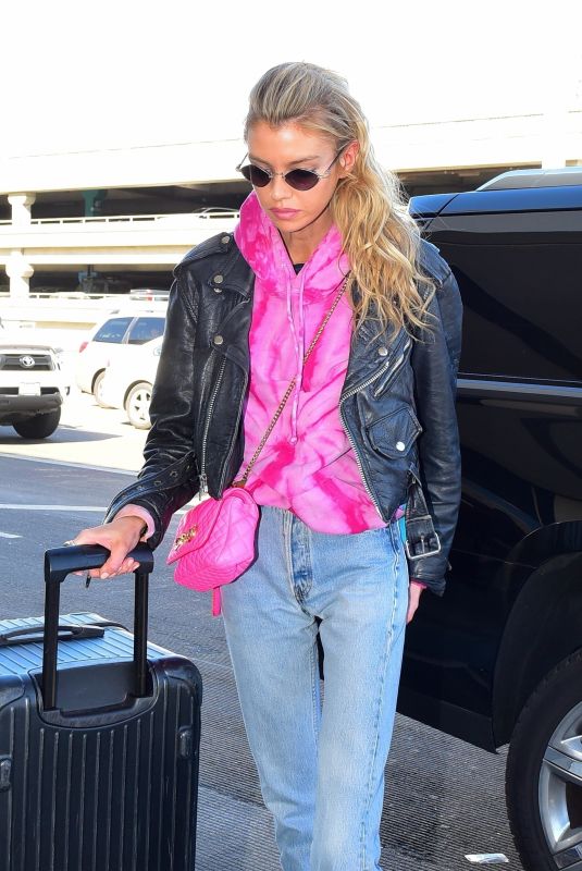 STELLA MAXWELL at Los Angeles International Airport 11/01/2019