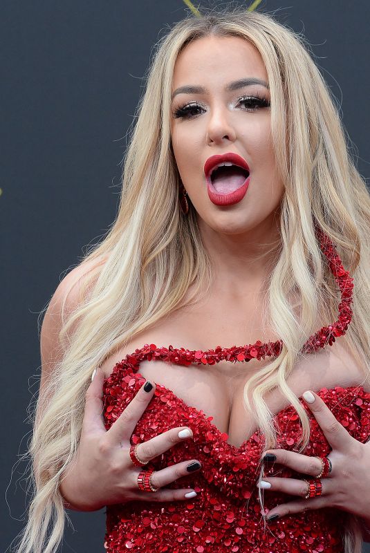 TANA MONGEAU at People