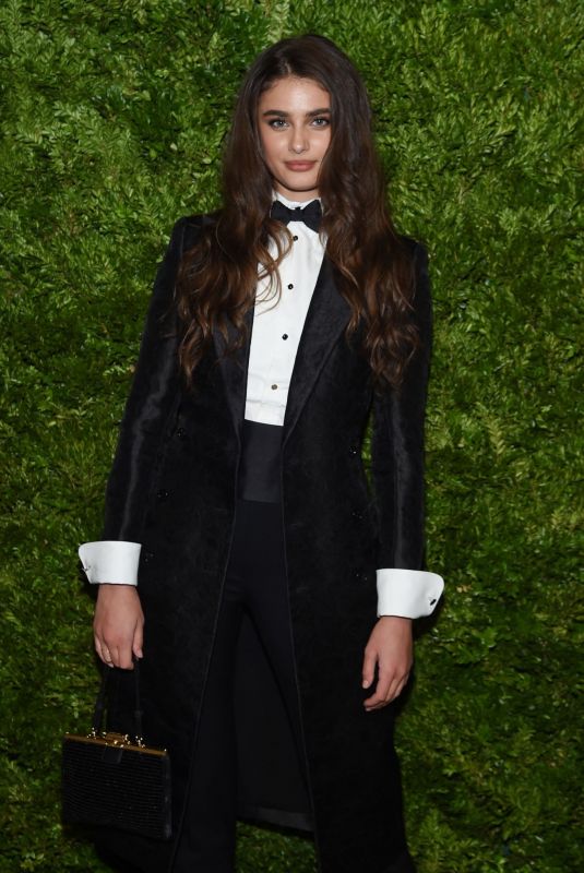 TAYLOR HILL at Cfda & Vogue Fashion Fund Awards in New York 11/04/2019