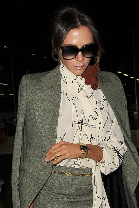 VICTORIA BECKHAM Out in London 11/15/2019