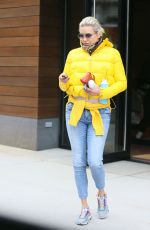 YOLANDA HADID Leaves Gigi
