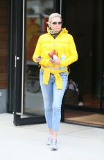 YOLANDA HADID Leaves Gigi