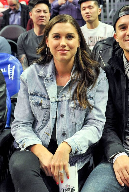 ALEX MORGAN at Phoenix Suns vs LA Clippers Game in Los Angeles 12/17/2019
