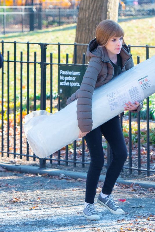 ANNA KENDRICK Carries Her Mattress Out in New York 12/20/2019