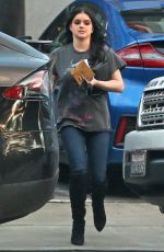 ARIEL WINTER Leaves a Store in Sherman Oaks 12/13/2019