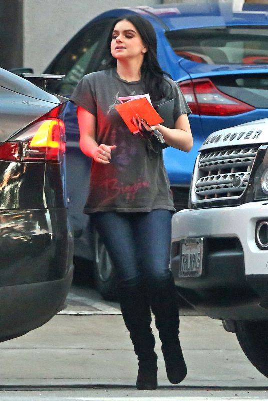 ARIEL WINTER Leaves a Store in Sherman Oaks 12/13/2019