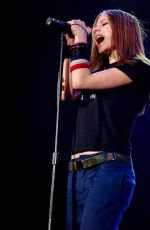 AVRIL LAVIGNE at Y100 Jingle Ball in Miami 12/15/2002