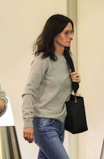 COURTENEY COX After Fans Mistook Her for Caitlyn Jenner 12/18/2019