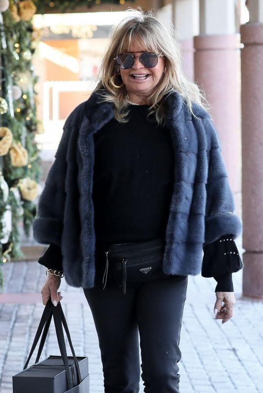 GOLDIE HAWN Out Shopping in Aspen 12/20/2019