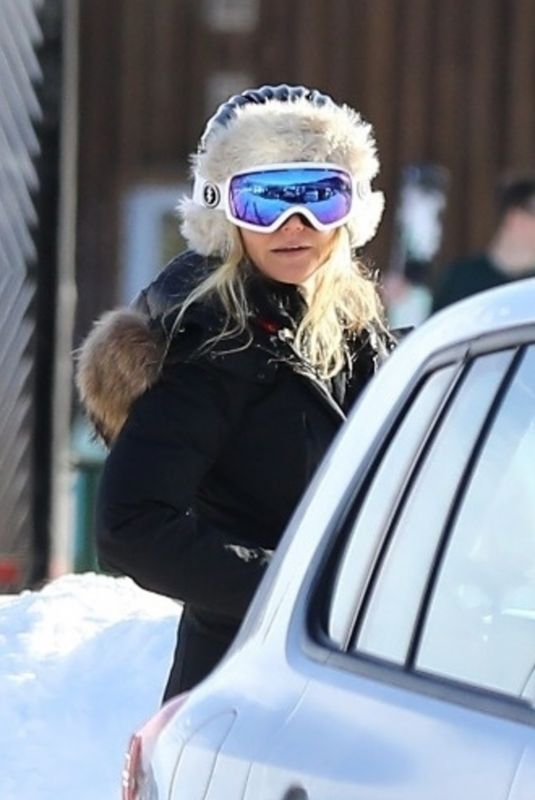 GWYNETH PALTROW, DAKOTA JOHNSON and Chris Martin Out in Aspen 12/23/2019