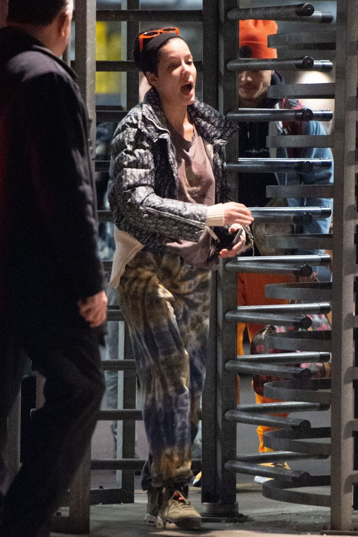 HALSEY Arrives at JFK Airport in New York 12/21/2019 – HawtCelebs