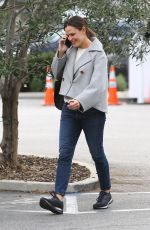 JENNIFER GARNER Arrives at Brentwood Country Mart 12/02/2019
