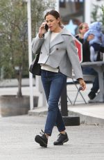 JENNIFER GARNER Arrives at Brentwood Country Mart 12/02/2019