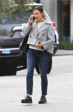 JENNIFER GARNER Arrives at Brentwood Country Mart 12/02/2019