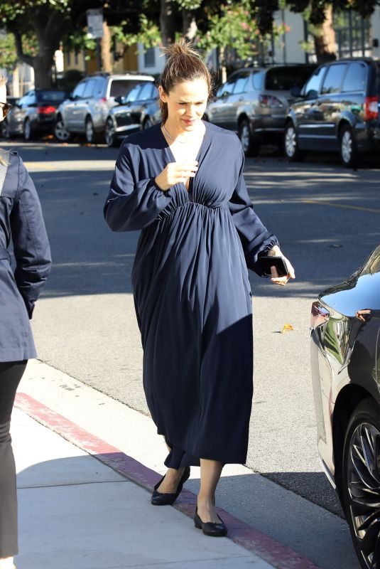 JENNIFER GARNER Arrives at Sunday Church Service in Pacific Palisades 12/15/2019