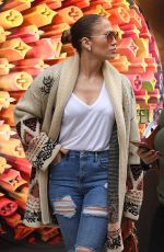 JENNIFER LOPEZ Out Last Minute Christmas Shopping in Miami 12/24/2019