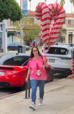 JENNIFER LOVE HEWITT Out Shopping in Santa Monica 12/18/2019