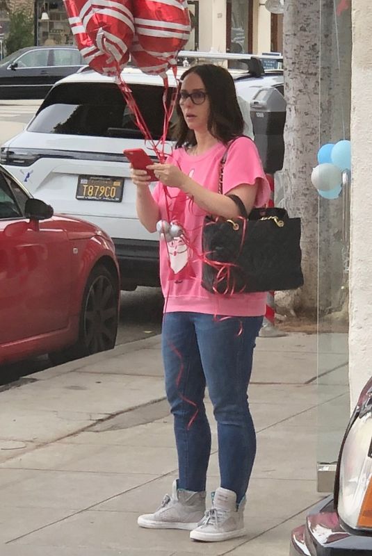 JENNIFER LOVE HEWITT Out Shopping in Santa Monica 12/18/2019