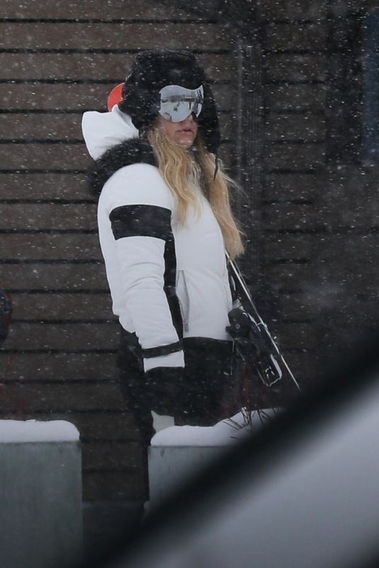 JESSICA SIMPSON Out and About in Aspen 12/29/2019