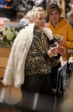 KATE HUDSON Out Shopping in Aspen 12/23/2019