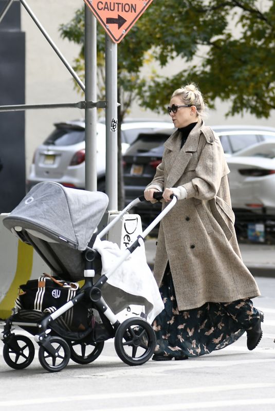 KATE HUDSON Out Shopping in New York 06/12/2019