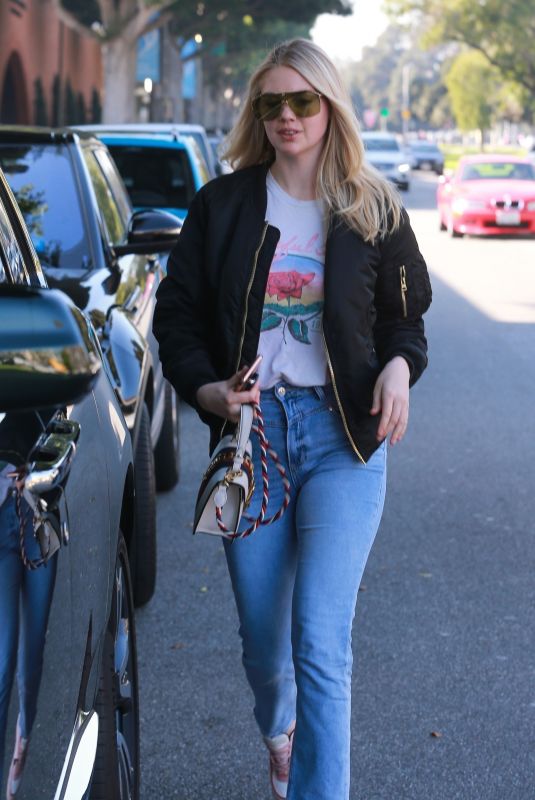 KATE UPTON Leaves a Hair Salon in Beverly Hills 12/13/2019