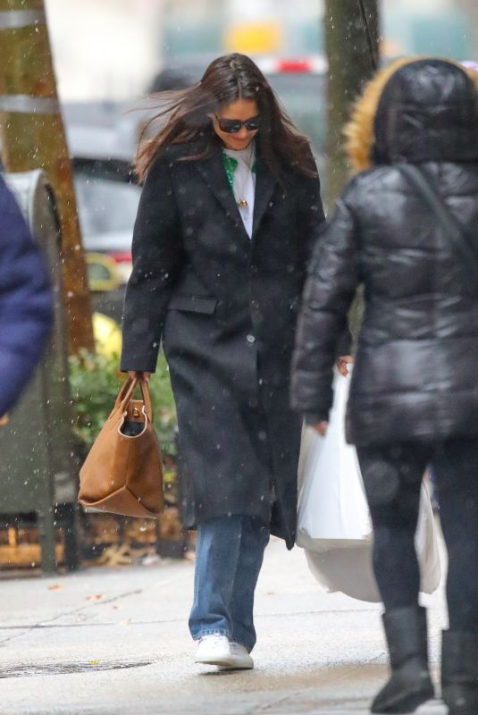 KATIE HOLMES Out Braves the Snow in New York 12/01/2019