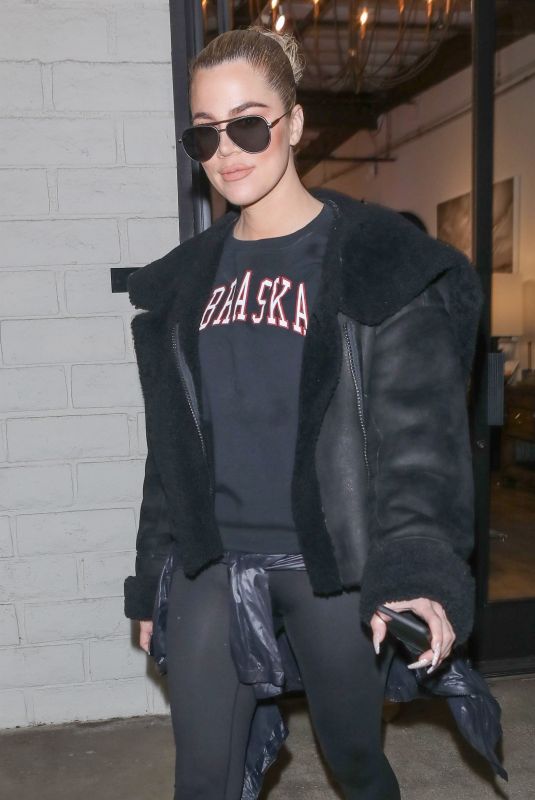 KHLOE KARDASHIAN Out Shopping in Calabasas 12/12/2019