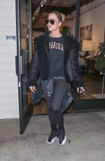 KHLOE KARDASHIAN Out Shopping in Calabasas 12/12/2019
